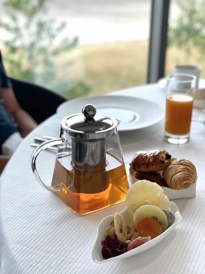 Hotel-Restaurant L'Aquarelle Breuillet  Ngoại thất bức ảnh