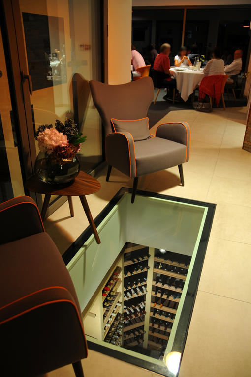 Hotel-Restaurant L'Aquarelle Breuillet  Ngoại thất bức ảnh