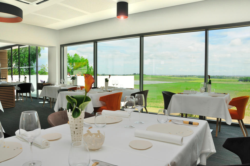 Hotel-Restaurant L'Aquarelle Breuillet  Ngoại thất bức ảnh